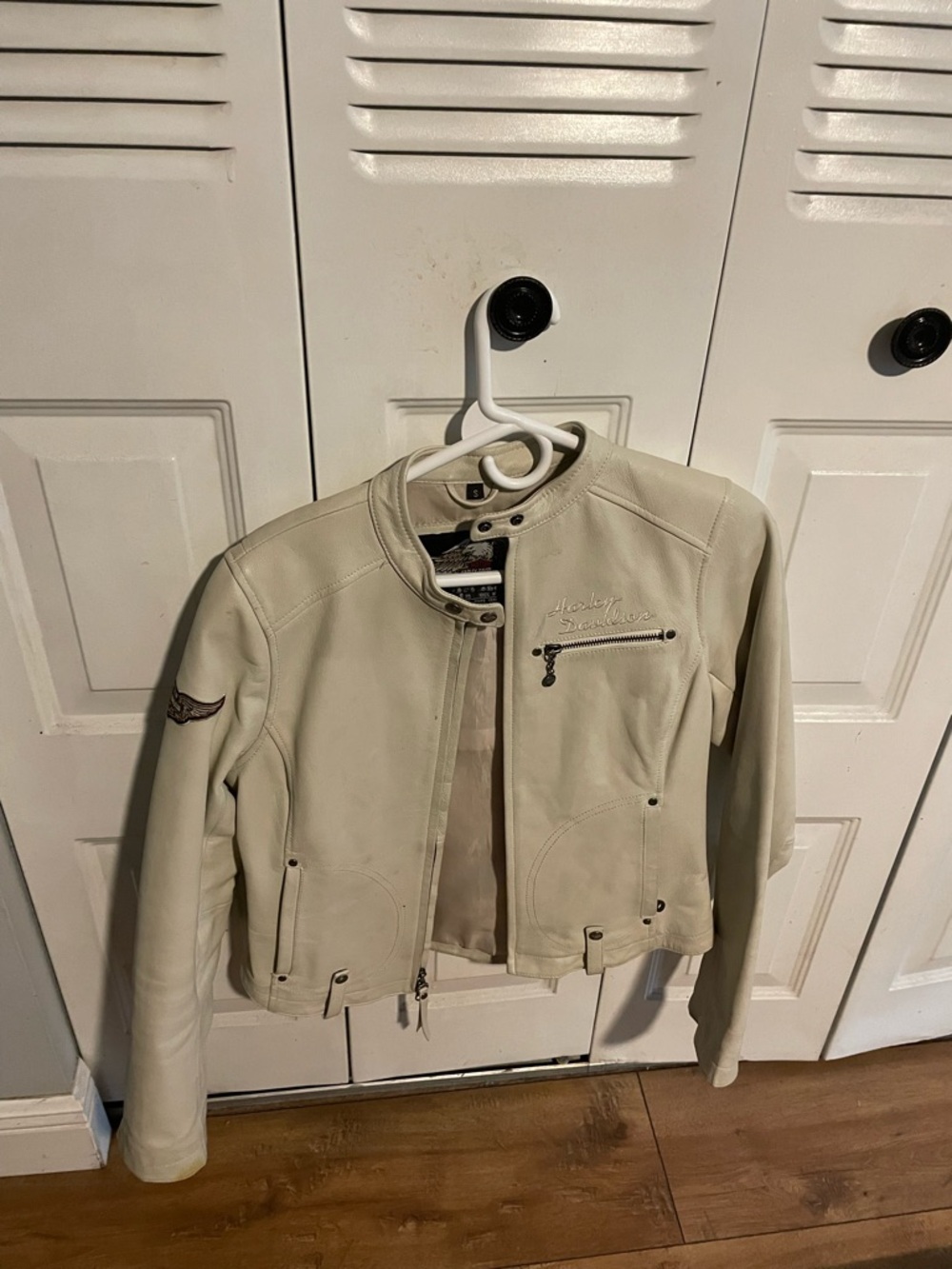 Harley-Davidson White Leather Jacket with Eagle Patch - Picture 3 of 4